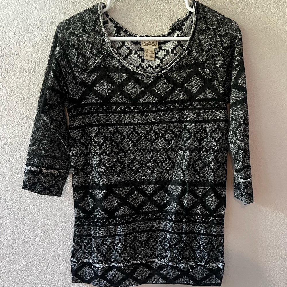 Black and White Patterned Sweater